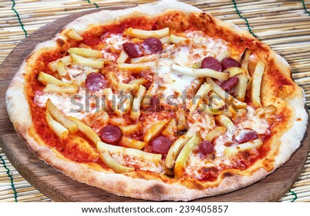 American Pizza with sausage and chips
