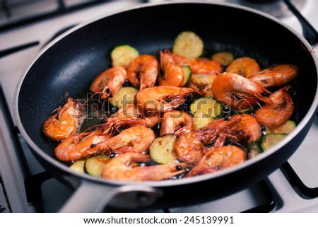 shrimp and zucchini in cooking
