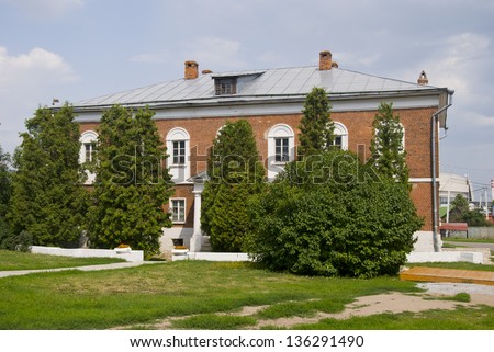 Old brick house, made in the Russian tradition in a country town