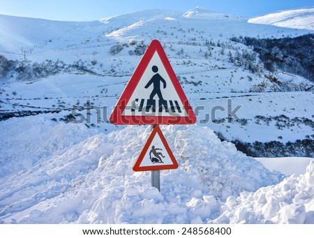 VALDEZCARAY, SPAIN - JANUARY 24: A traffic sign in the Valdezcaray mountain. Valdezcaray is a ski area situated near the resort town of Ezcaray. January 24, 2015 in Valdezcaray, La Rioja, Spain