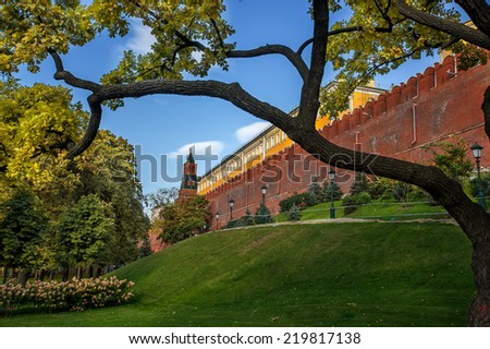 The Kremlin wall from the Alexandrovskiy garden
