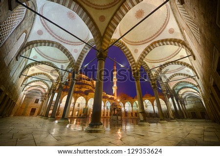 the blue mosque\'s inner yard