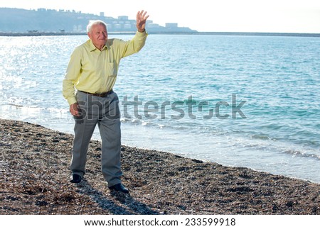 The old man walked by the sea