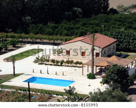 Holiday villa with a swimming pool in Cyprus