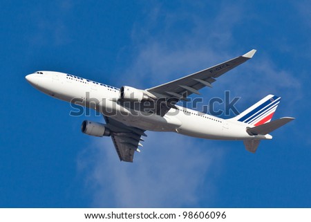 NEW YORK - MARCH 22: A330 Air France approaches JFK in New York, USA on March 22, 2010. Air France is rated top 10 biggest airlines in the world and top 3 biggest airlines in Europe