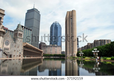 Christian Science Museum reflection pool in Boston