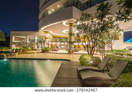 BANGKOK, THAILAND - APRIL 23 : Luxury Swimming pool and Beautiful Lobby of My resort as river condominium beside the chao phraya river on April 23, 2015 in Bangkok, Thailand