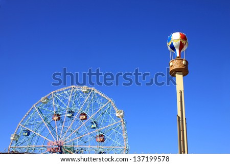 BROOKLYN, NEW YORK - OCTOBER 16: Wonder Wheel at the Coney Island amusement park on October 16, 2012. Deno\'s Wonder Wheel a hundred and fifty foot eccentric Ferris wheel. This wheel was built in 1920