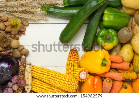 Autumnal fruits and vegetables, frame.