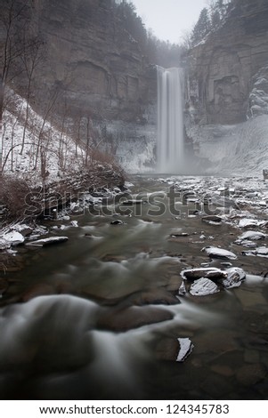 Taughannock Falls as the snow starts to fall