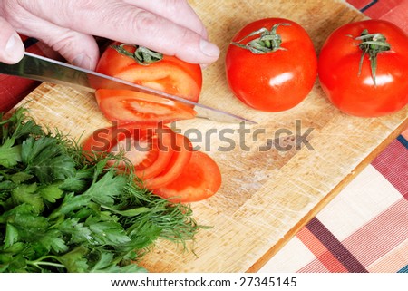 Cooking tomato salad