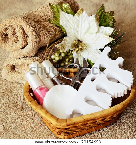 Tools for manicure and pedicure on towels