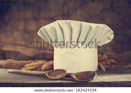 cook hat and two spoons
