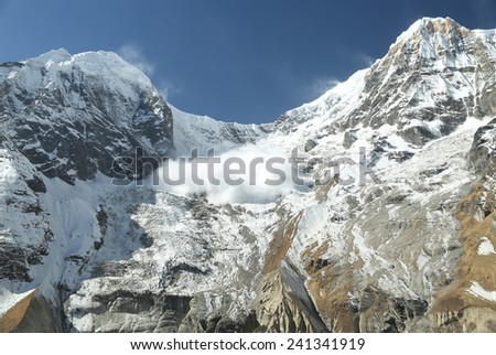 snow avalanche in abc trek