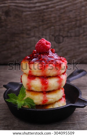 Ricotta pancakes, Syrniki (Cottage cheese pancakes, Fritters of cottage cheese) traditional Ukrainian and Russian cuisine.