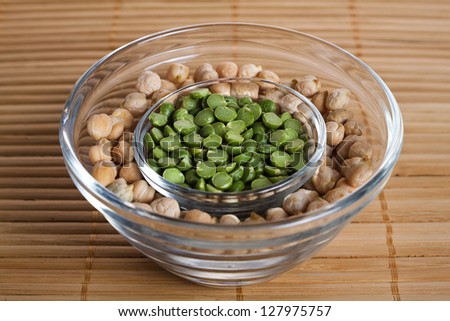 Chick peas and split peas in glass plates