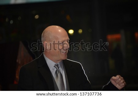 BERLIN - GERMANY - FEBRUARY 4: Bruce Willis greets the Fans at the 