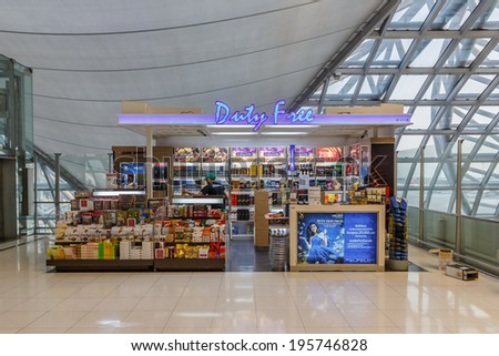 BANGKOK- MAY 4 : Small Duty free shop at Suvanaphumi Airport, Bangkok on May 4, 14. Suvarnabhumi airport is world's 4th largest single-building airport terminal.