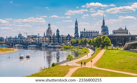 Foto Bild Altstadt Dresden mit einem Zipfel Frauenkirche