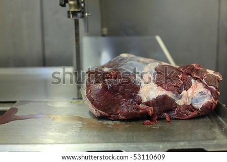 meat next by saw machine