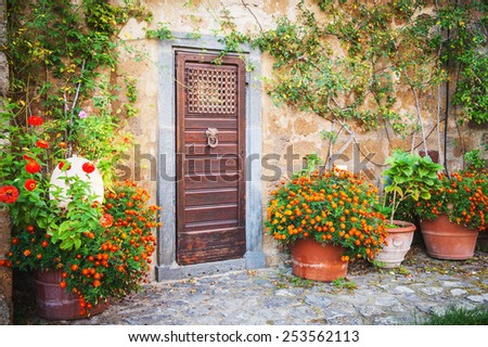 The door to the magic world, Tuscany