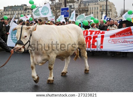 PARIS - MARCH 25: French farmers demonstrate against the plan of French agriculture minister Michel Barnier on the redistribution of the European financial aids on March 25, 2009 in Paris, France