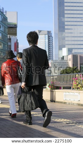 Street aspect with people walking in a big city-Japan style....:)