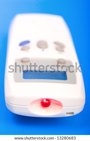 Air conditioner remote control with shallow DOF