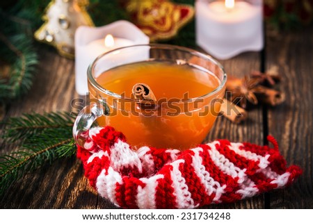 Apple cider rum punch. Hot drink for a fun and festive christmas holiday