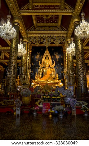 PHITSANULOK, THAILAND - AUGUST 28 : Thai people praying Buddha statue name Phra phuttha chinnarat at Wat Phra Sri Rattana Mahathat  on August 28, 2015 in Phitsanulok, Thailand