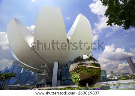 Similar – Foto Bild Ein Hochhaus spiegelt sich selber