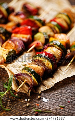 Skewers of chicken meat and vegetables
