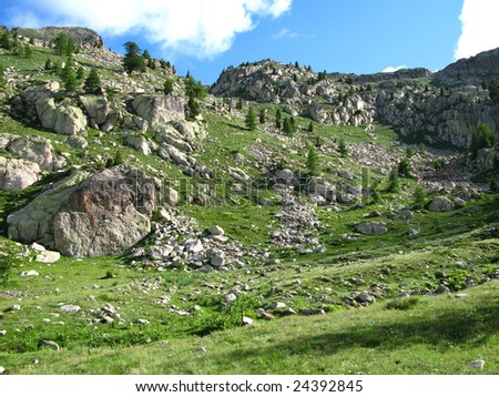 Stroll in images on the lakes of red earth (ground) and the decline of Druo, in the department of the Maritime Alps, France