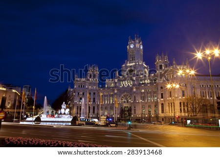 Night view of Madrid City Council in La Cibeles Square with Cibeles Fountain.\
Madrid City Council.