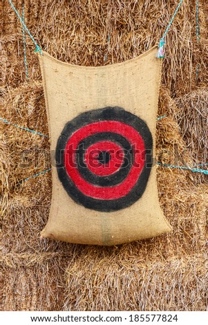 Archery target with rice straw