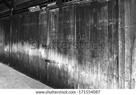 wood door - entrance store business old front building brown lock nobody home close access background residential