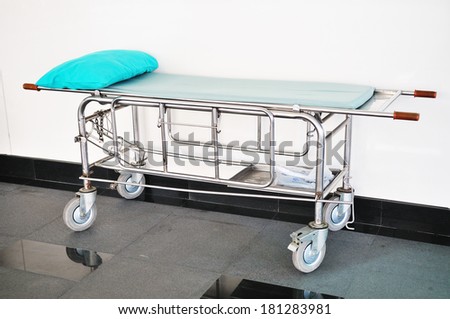 emergency bed - light fast equipment care accident medical