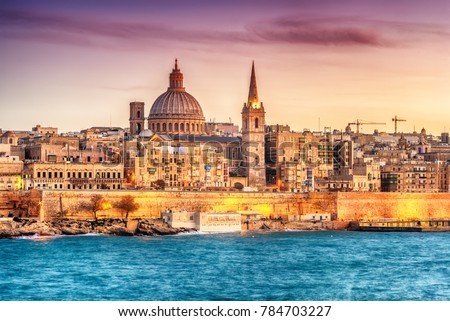 Similar – Foto Bild Panoramablick auf die Skyline von Valletta bei wunderschönem Sonnenuntergang von Sliema mit den Kirchen Our Lady of Mount Carmel und St. Paul’s Anglican Pro-Cathedral, Valletta, Hauptstadt von Malta