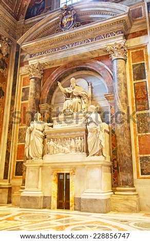 ROME - August 03: Architectural fragment of St. Peter\'s Cathedral on August 03, 2014 in Vatican (Rome), Italy