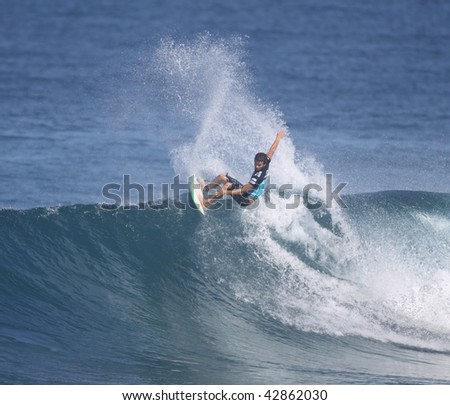 HAWAII- DECEMBER 12: Underdog, Hank Gaskell, competes in the Billabong Pipemasters Dec. 10, 2009 in Hawaii.