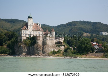 durnstein cruise on the Danube from vienna to merk austria