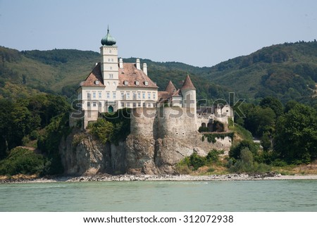 durnstein cruise on the Danube from vienna to merk austria