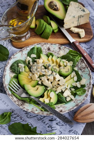 Avocado, blue cheese, almond and spinach  salad