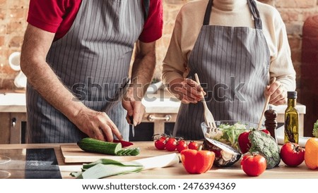 Similar – Foto Bild Crop-Köchin bei der Zubereitung von Steak Tartare