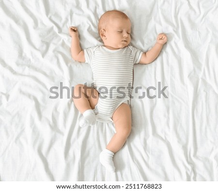 Similar – Foto Bild Baby schläft in Baby Holzbett für Neugeborene. Ein geräumiges, helles Zimmer mit einer Dattelpalme im Hintergrund. Raum kopieren