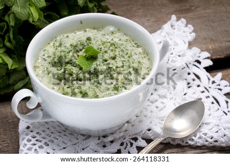 Mint, cucumber and Greek yogurt sauce
