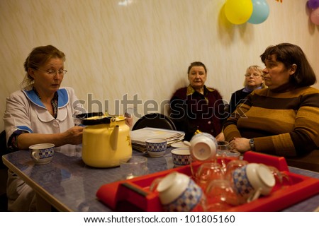 PODPOROZHYE, RUSSIA - MAY 3: Day of Health in Center of social services for pensioners and the disabled Otrada (Lectures in the tea room), May 3, 2012 in Podporozhye, Russia.