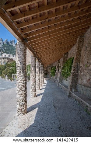 architectural stone and wood for shelter from the sun