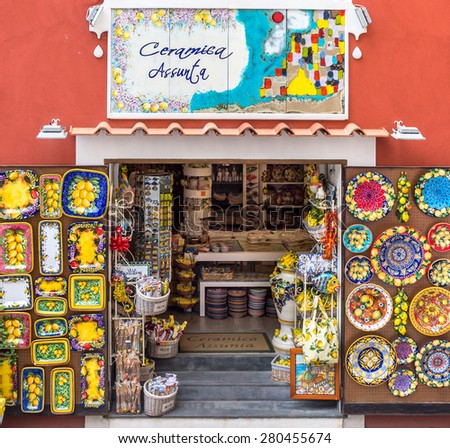 POSITANO, ITALY - MAY 10, 2015 : Ceramic shop in Positano, Amalfi Coast, Italy.