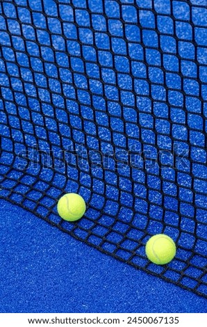 Similar – Foto Bild Zwei Bälle neben den Aufschlaglinien auf einem blauen Paddle-Tennisplatz.